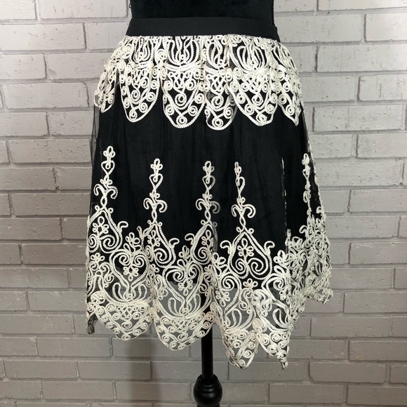 Design Lab Embroidered Black and White Mini Skirt - Picture 2 of 8